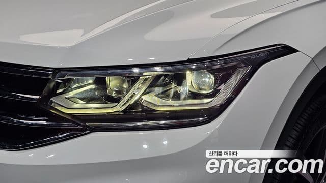 Volkswagen Tiguan 2022 — Photo 26/35