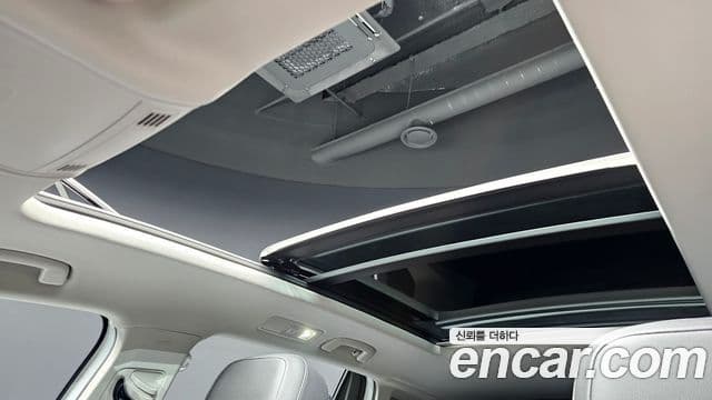 Volkswagen Tiguan 2022 — Photo 27/35