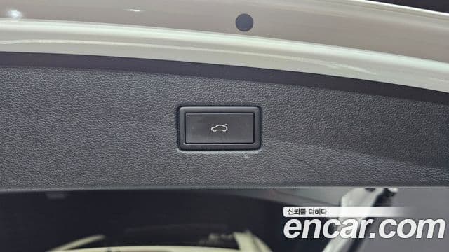 Volkswagen Tiguan 2022 — Photo 19/35