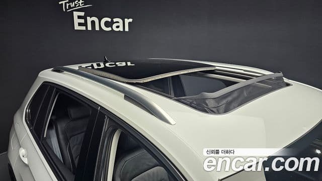 Volkswagen Tiguan 2022 — Photo 14/35