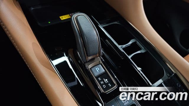 Toyota Alphard 2024 — Şəkil 29/39