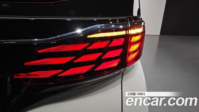 Toyota Alphard 2024 — Şəkil 27/39