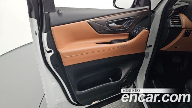 Toyota Alphard 2024 — Şəkil 36/39