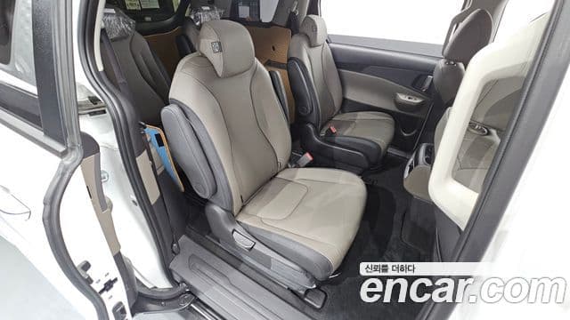 Kia Carnival 2025 — Фото 11/20