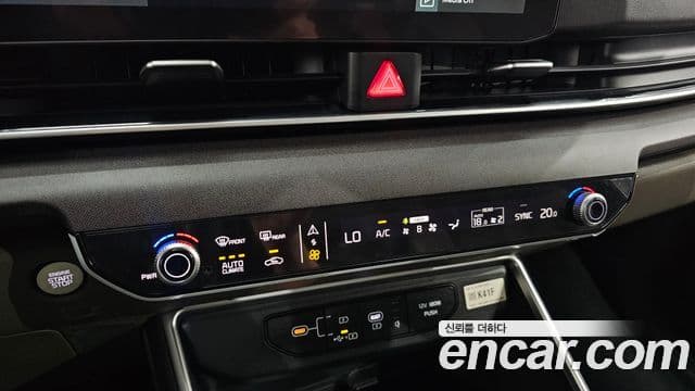 Kia Carnival 2025 — Фото 17/20
