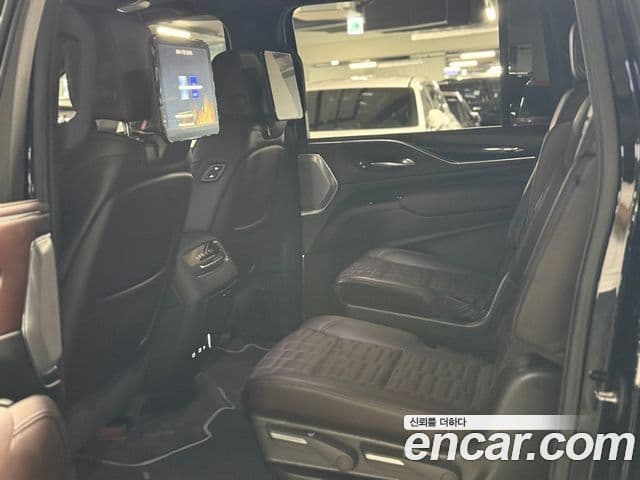 Cadillac Escalade 2023 — Şəkil 12/20