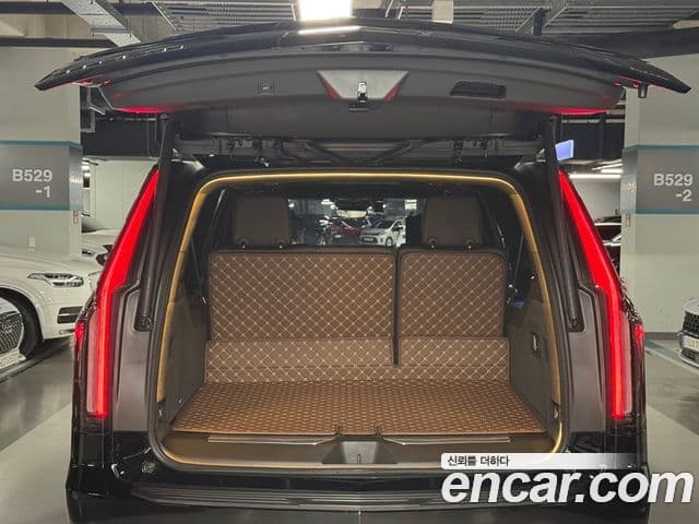 Cadillac Escalade 2023 — Şəkil 7/20