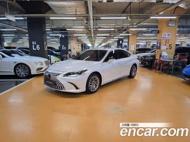 Lexus ES300h 2025 — ფოტო 1/18