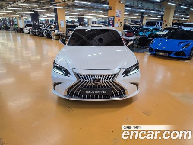 Lexus ES300h 2025 — ფოტო 5/18