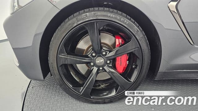 Genesis G70 2019 — Photo 22/34