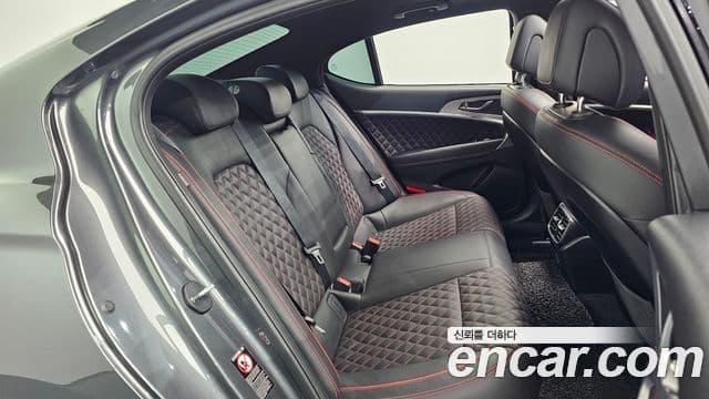 Genesis G70 2019 — Photo 20/34