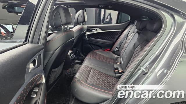 Genesis G70 2019 — Photo 11/34
