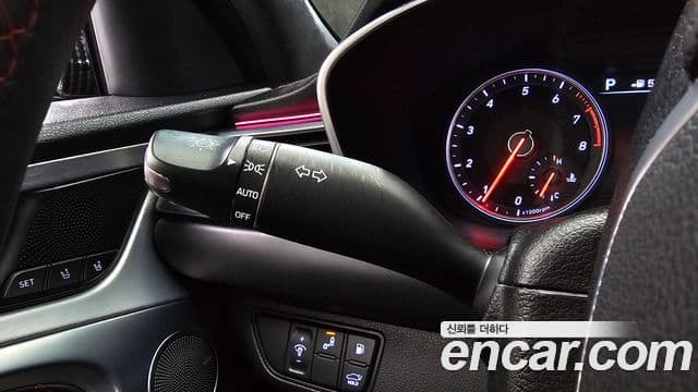 Genesis G70 2019 — Photo 12/34