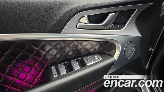 Genesis G70 2019 — Photo 21/34