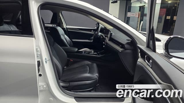 Kia K5 2025 — Photo 20/31