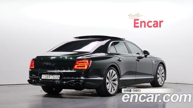 Bentley Flying Spur 2021 — Фото 2/20