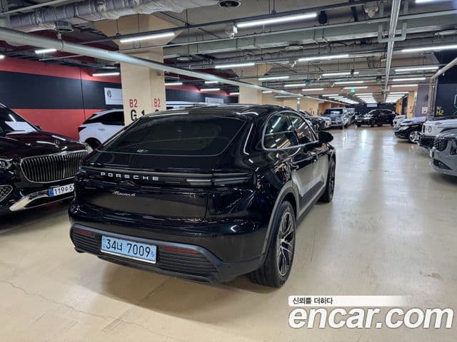 Porsche Macan EV 2025 — ფოტო 11/20