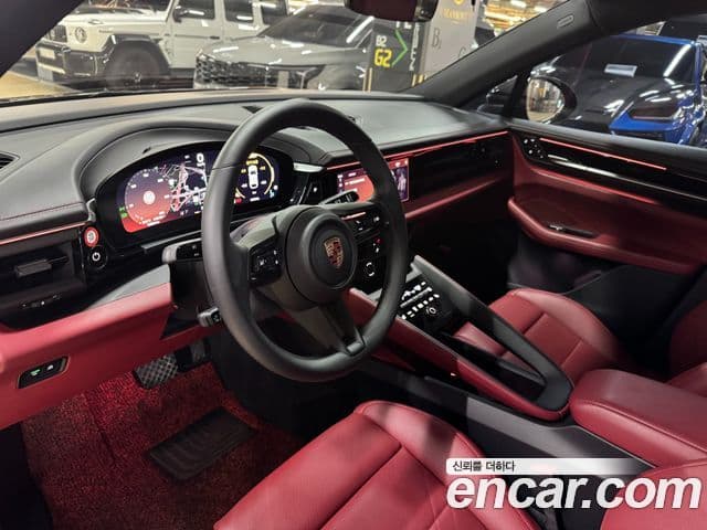 Porsche Macan EV 2025 — ფოტო 7/20