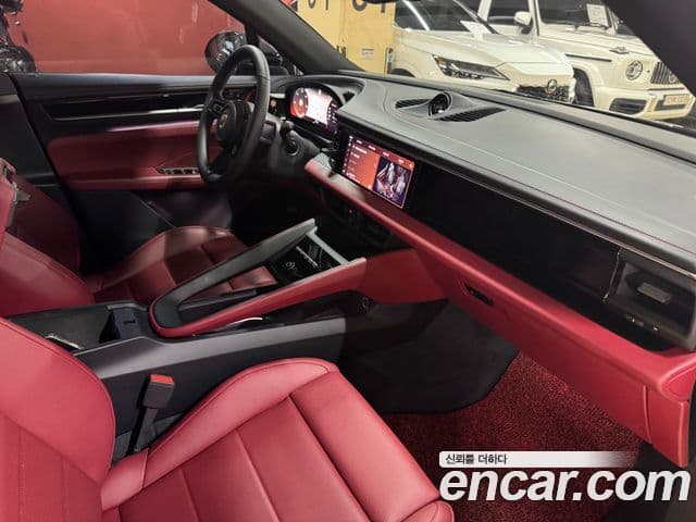 Porsche Macan EV 2025 — ფოტო 16/20