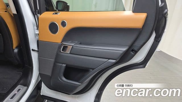 Land Rover Range Rover Sport 2019 — ფოტო 9/39