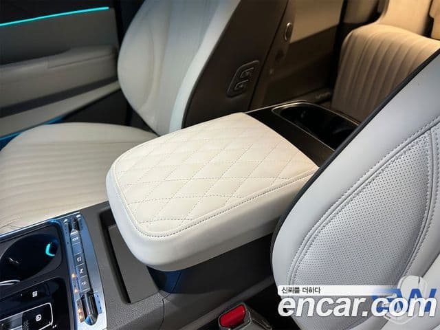 Kia Carnival 2024 — ფოტო 2/15