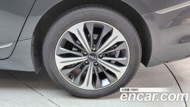 Kia K8 2021 — Şəkil 18/33