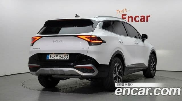 Kia Sportage 2022 — Фото 2/20