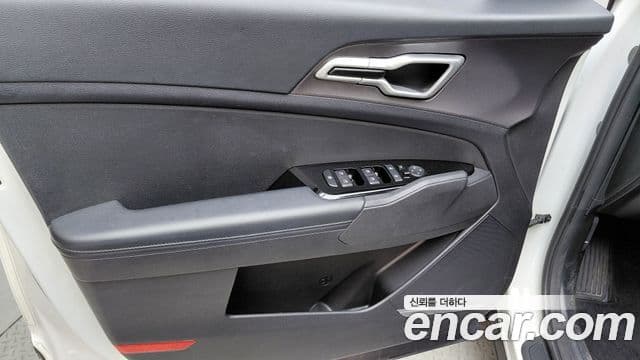 Kia Sportage 2022 — Photo 4/33