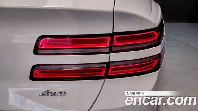 Genesis GV80 2023 — ფოტო 18/35