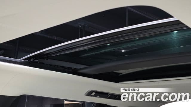 Land Rover Range Rover 2022 — Фото 19/20