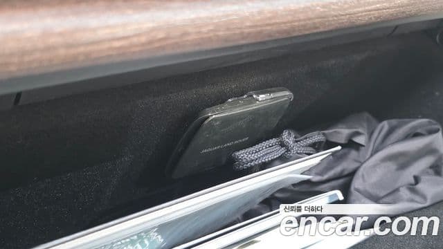 Land Rover Range Rover 2022 — Şəkil 30/44