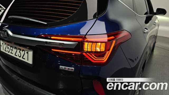 Kia Seltos 2019 — Şəkil 25/30