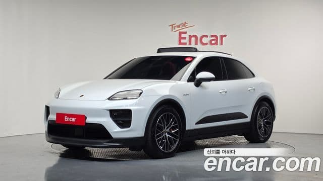 Porsche Macan EV 2025 — Photo 8/43