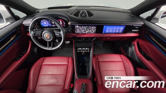 Porsche Macan EV 2025 — Photo 16/43
