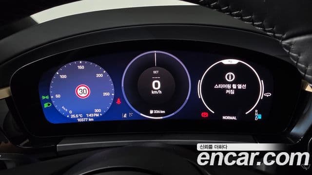 Porsche Macan EV 2025 — Photo 9/43