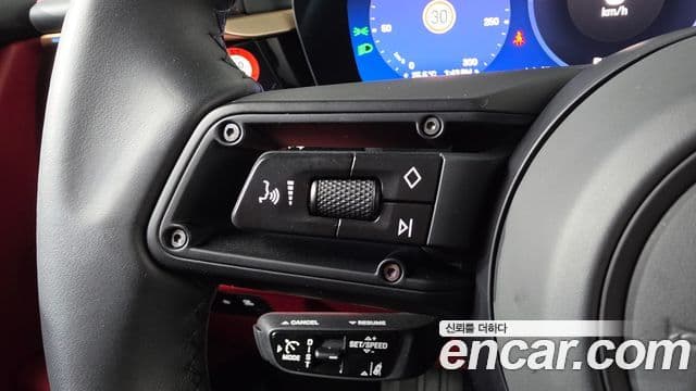 Porsche Macan EV 2025 — Photo 40/43