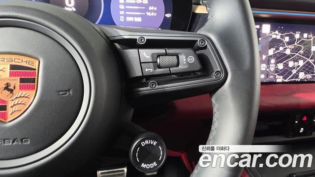 Porsche Macan EV 2025 — Photo 2/43