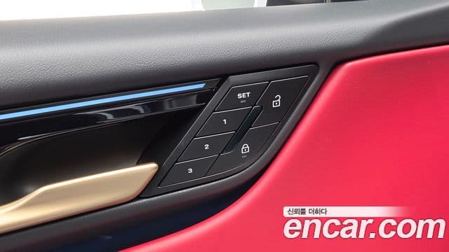Porsche Macan EV 2025 — Photo 26/43