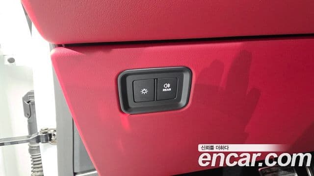 Porsche Macan EV 2025 — Photo 19/43