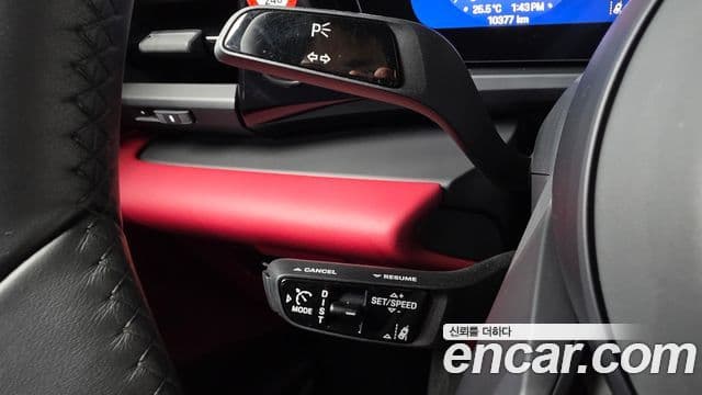 Porsche Macan EV 2025 — Photo 30/43