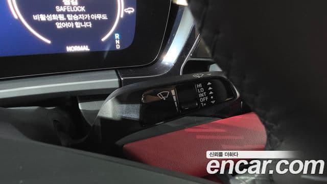 Porsche Macan EV 2025 — Photo 10/43