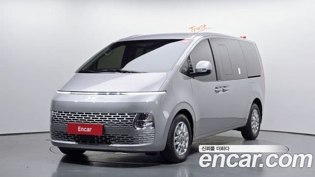 Hyundai Staria 2025 — Фото 1/20