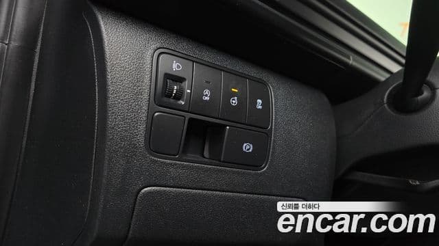 Hyundai Staria 2025 — Фото 17/20