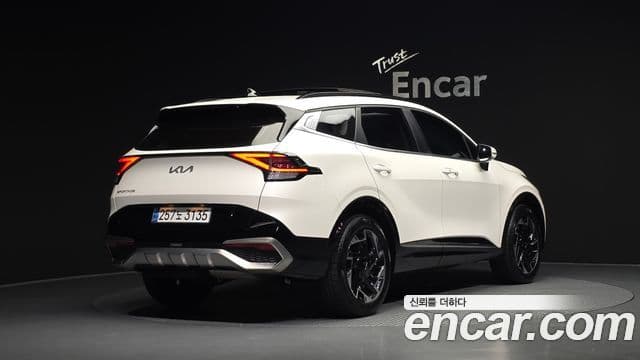 Kia Sportage 2021 — Фото 2/20