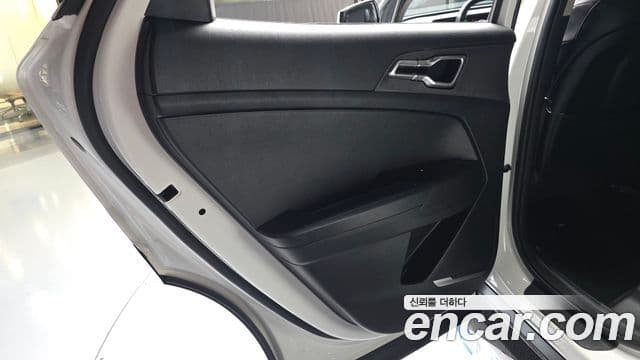 Kia Sportage 2021 — Şəkil 9/31