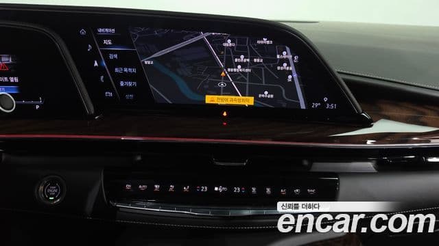 Cadillac Escalade 2023 — Photo 35/39