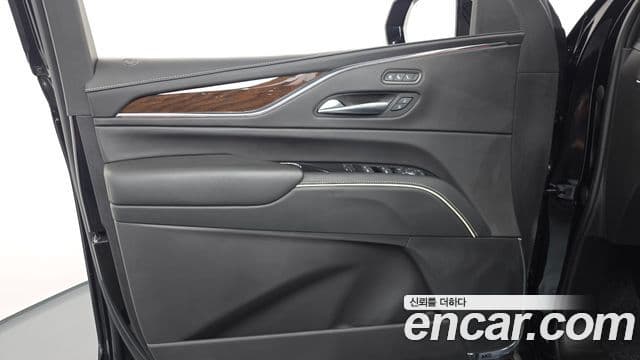 Cadillac Escalade 2023 — Photo 20/39