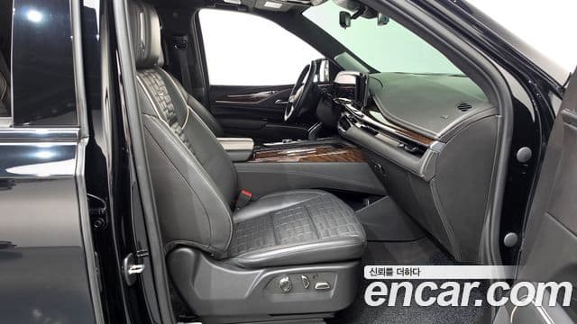 Cadillac Escalade 2023 — Photo 25/39