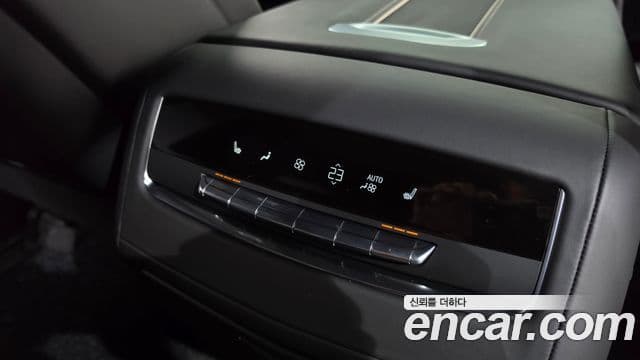 Cadillac Escalade 2023 — Photo 34/39