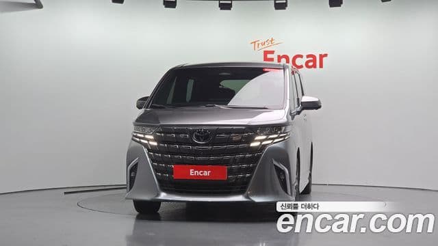 Toyota Alphard 2024 — Photo 27/32